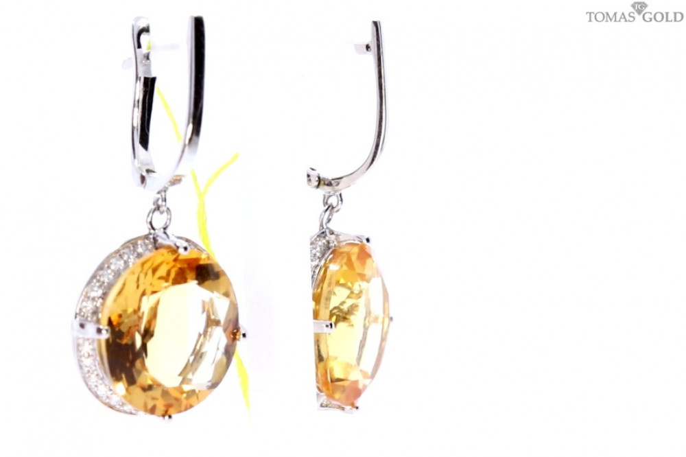 Golden earrings with citrine