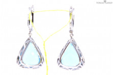 Gold earrings with topaz