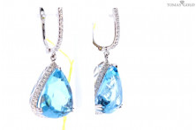 Gold earrings with topaz