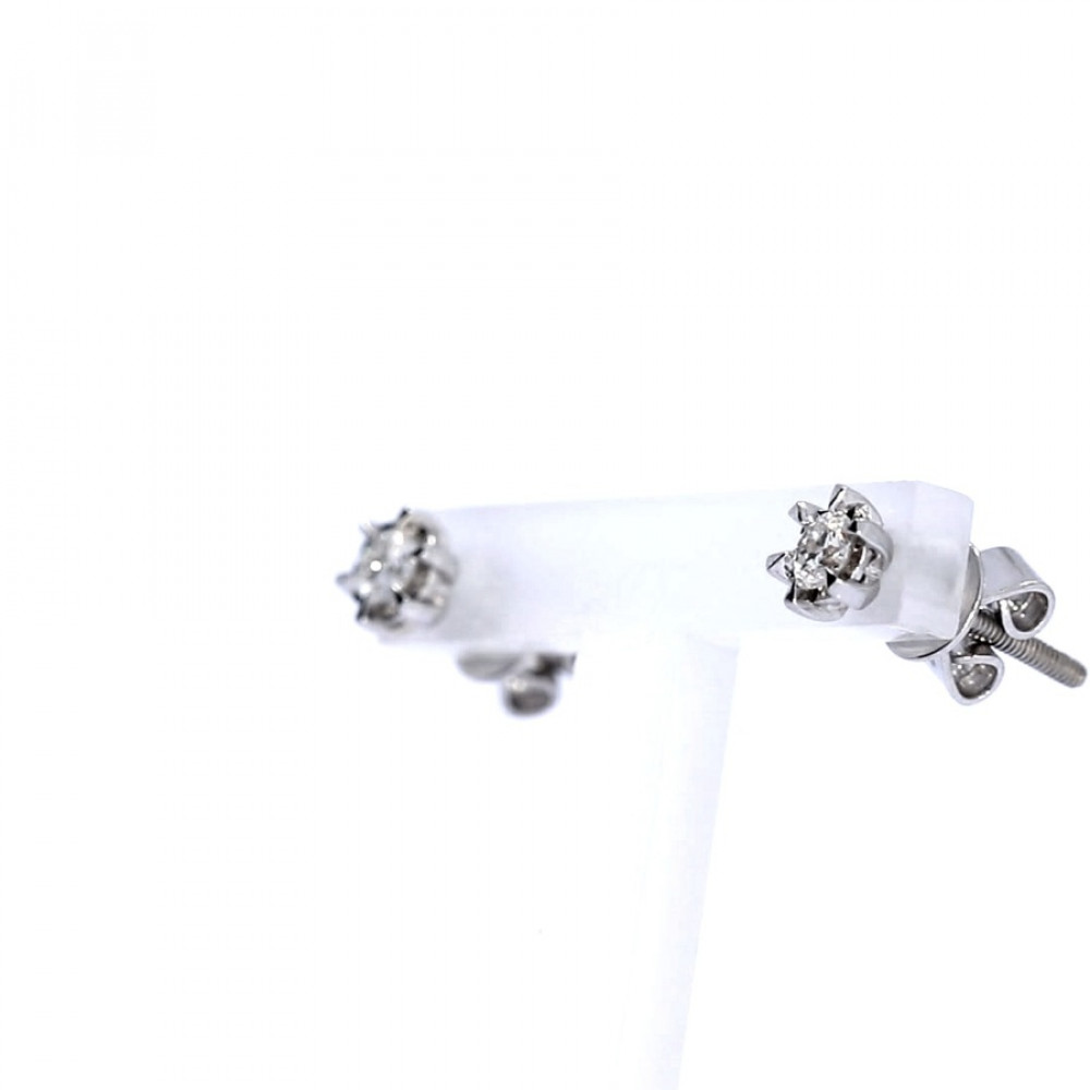 Золотый серьги с бриллиантом