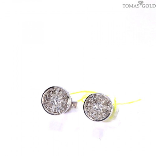 Gold earrings with diamonds