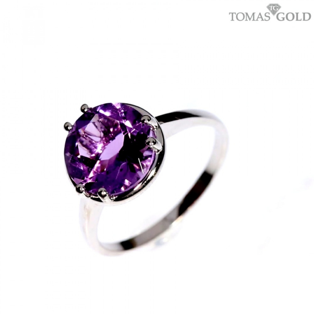 Gold ring with amethyst