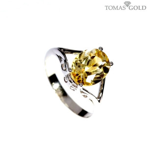 Golden ring with citrine