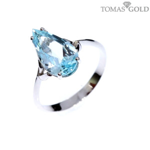 Gold ring with topaz