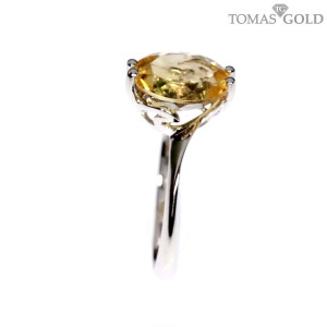 Golden ring with citrine