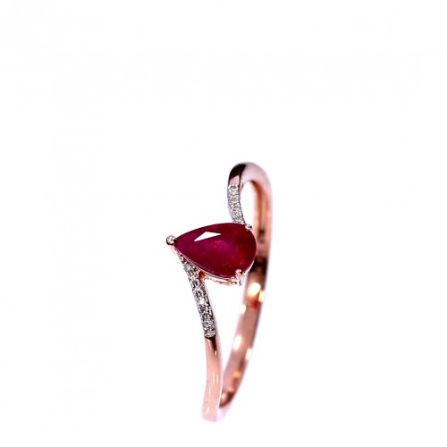 Gold ring with ruby