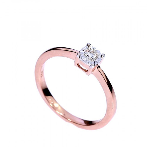 Gold ring with diamond