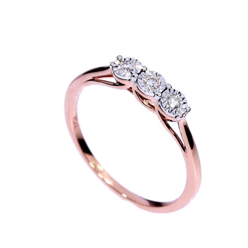 Gold ring with diamonds