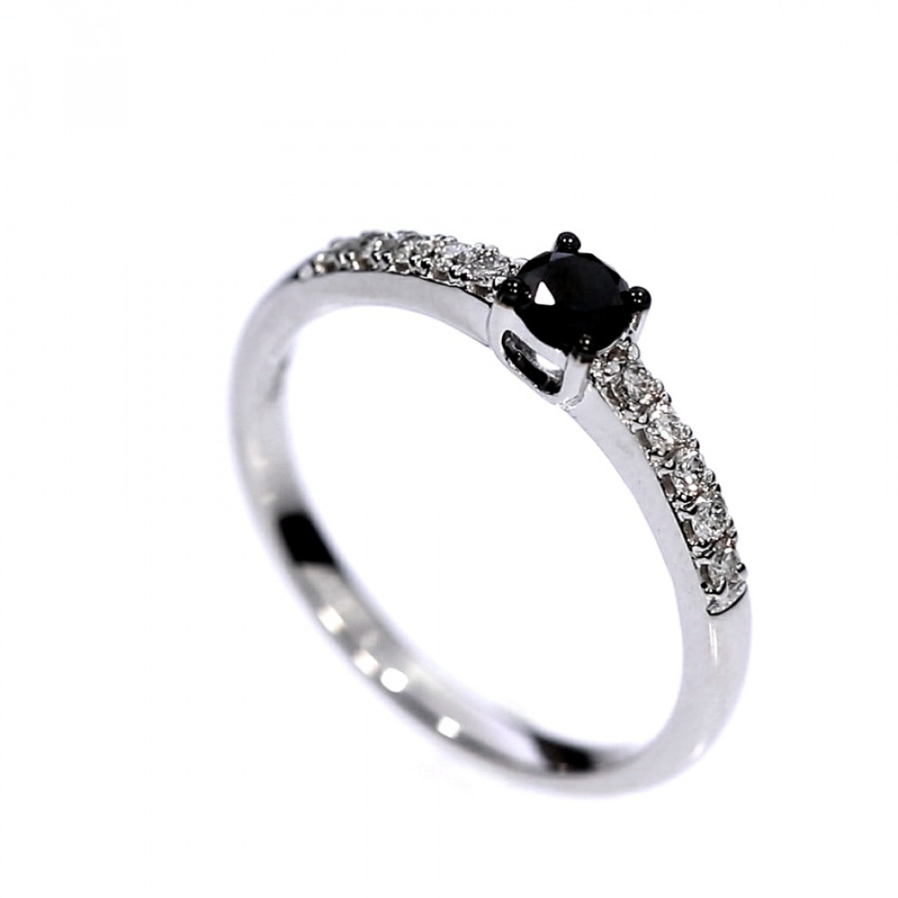 Auksinis žiedas su brangakmeniais