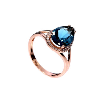 Gold ring with London topaz