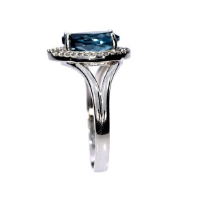 Gold ring with London topaz