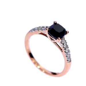 Auksinis žiedas su brangakmeniais