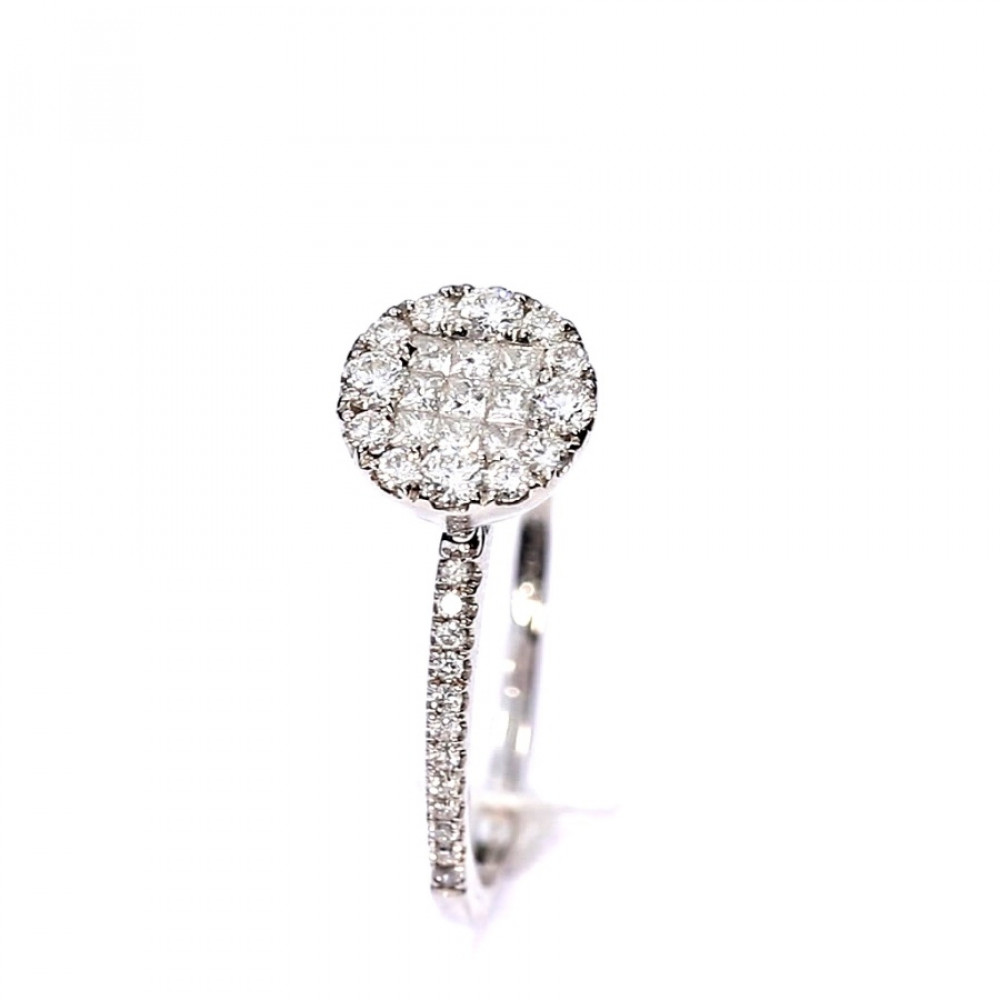 Gold ring with diamonds