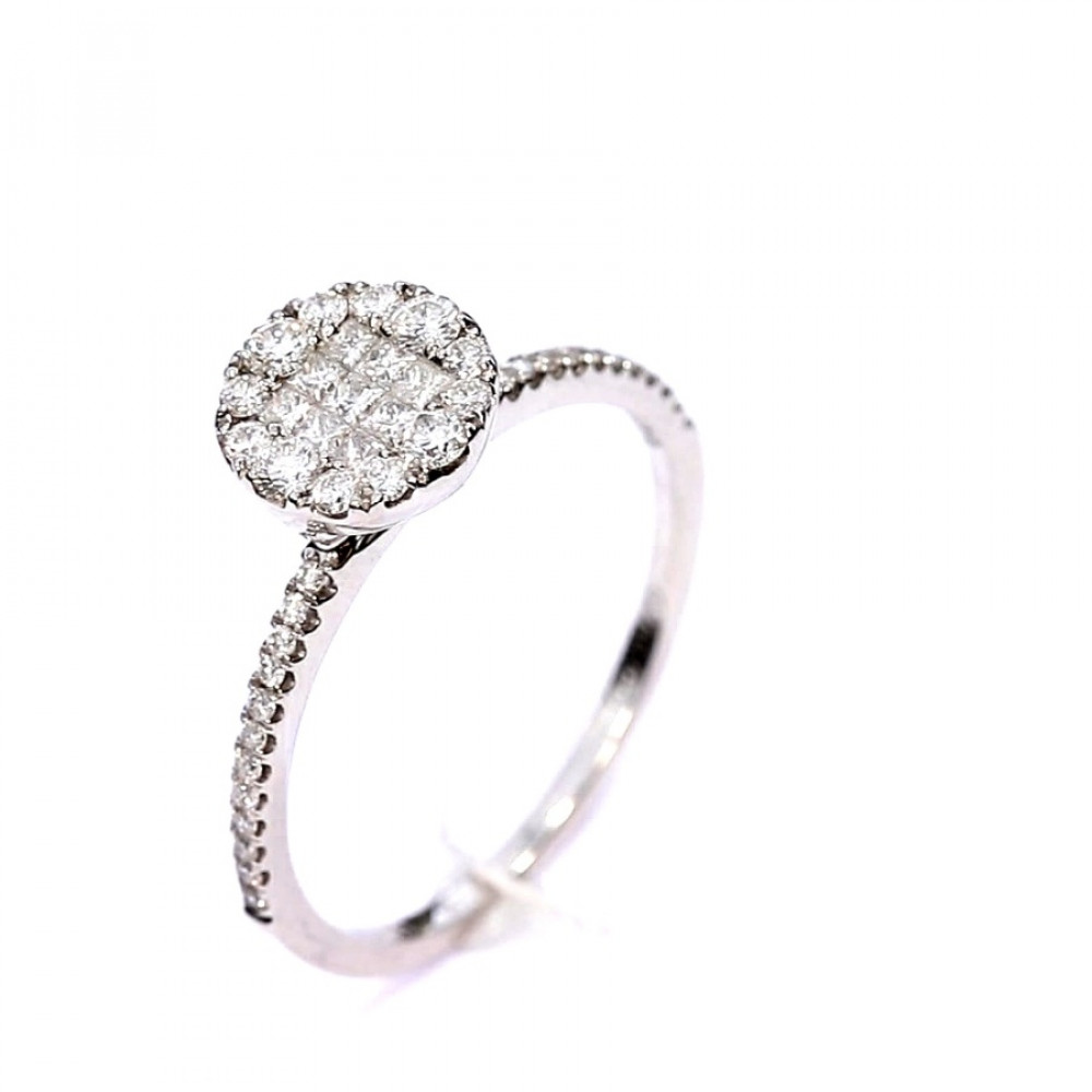 Gold ring with diamonds