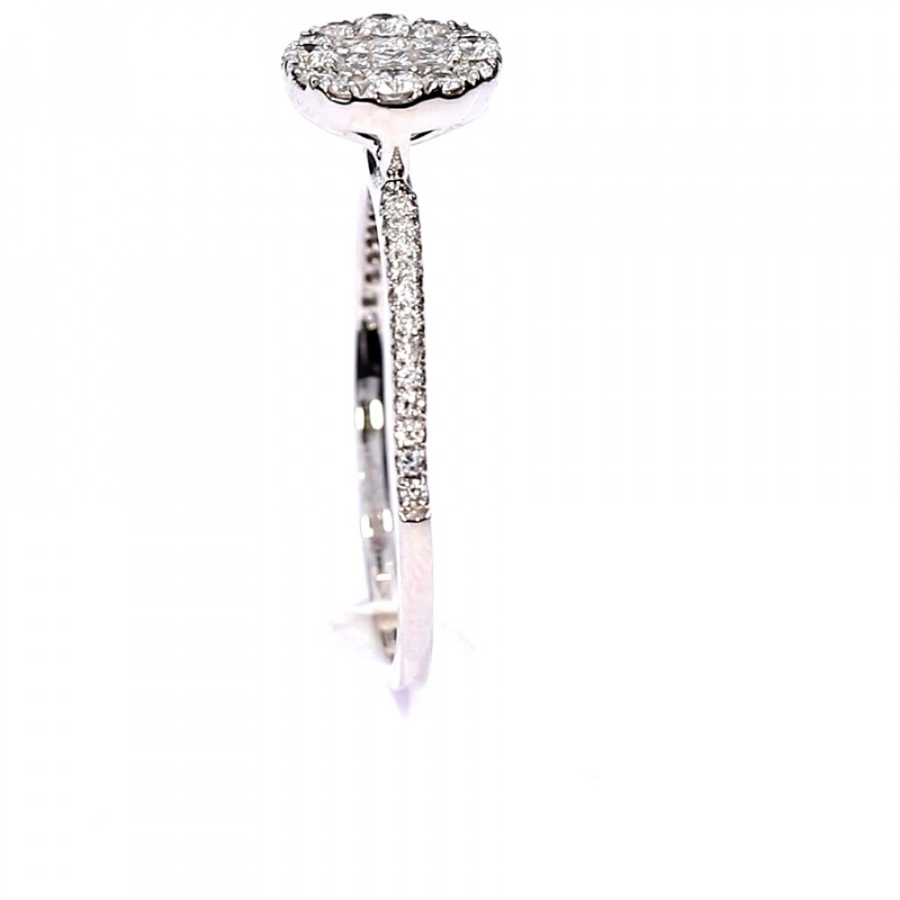 Gold ring with diamonds