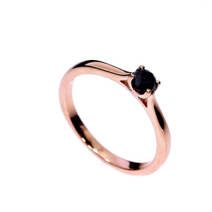 Золотое кольцо с черным бриллиантом