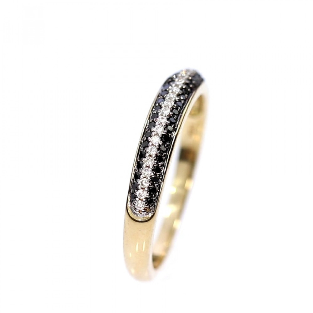 Золотое кольцо с черным бриллиантом