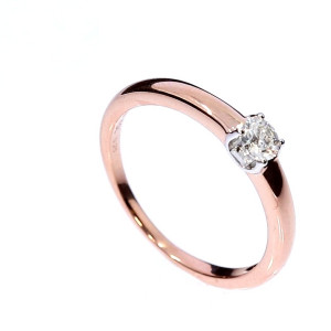 Gold ring with diamond