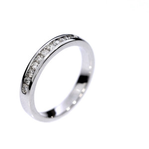 Золотое кольцо с бриллиантами