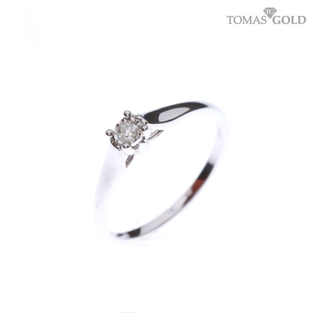 Gold ring with diamond