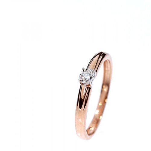 Gold ring with diamond