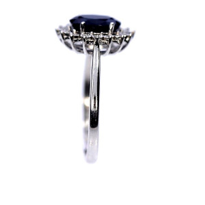 Золотое кольцо с сапфиром