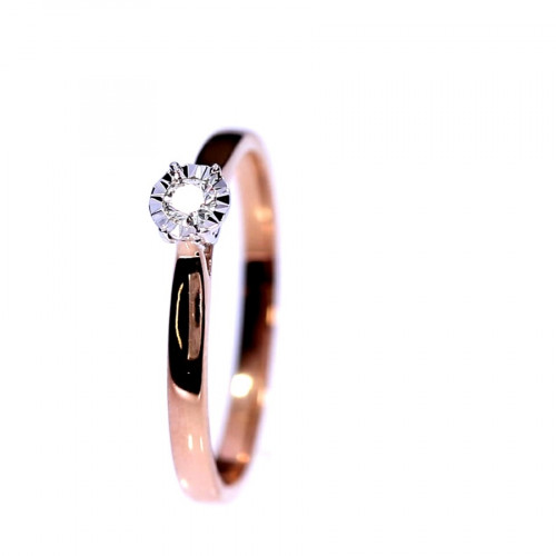 Gold ring with diamond