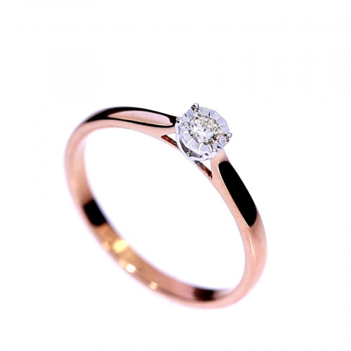 Gold ring with diamond