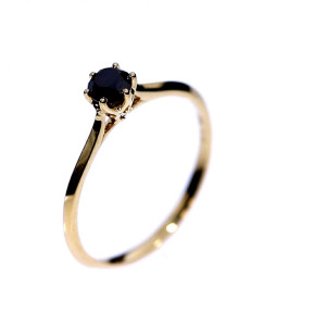 Vääriskividega kuldsõrmus