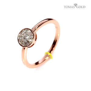 Gold ring with diamonds