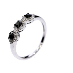 Kuldsõrmus mustade briljantidega