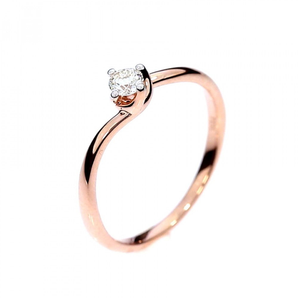 Gold ring with diamond