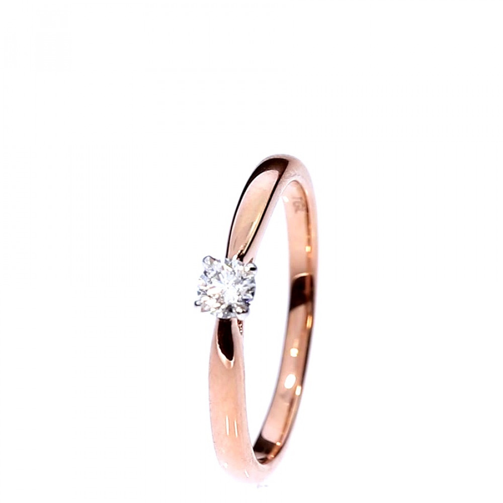 Gold ring with diamond