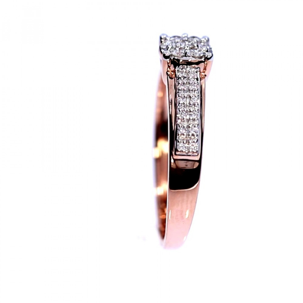 Auksinis žiedas su brangakmeniais