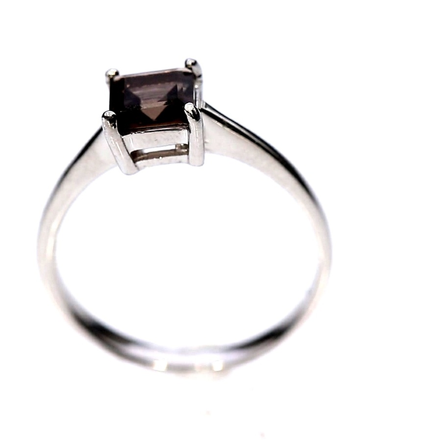Silver ring with quartz