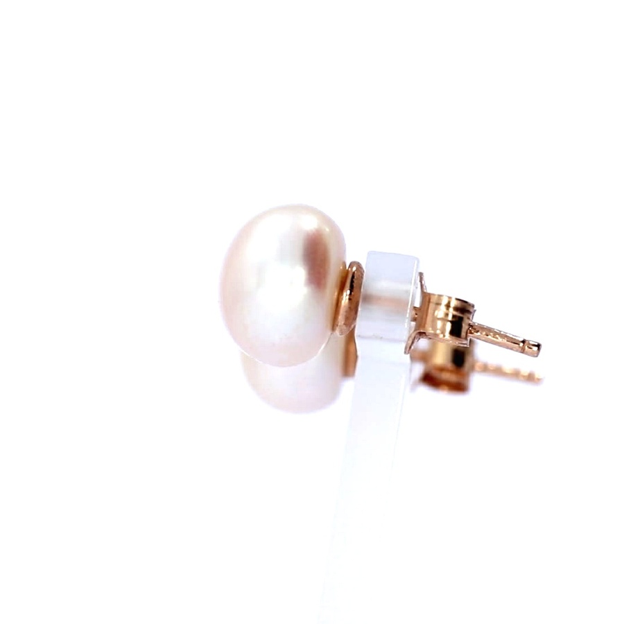 Gold earrings with cultured pearl
