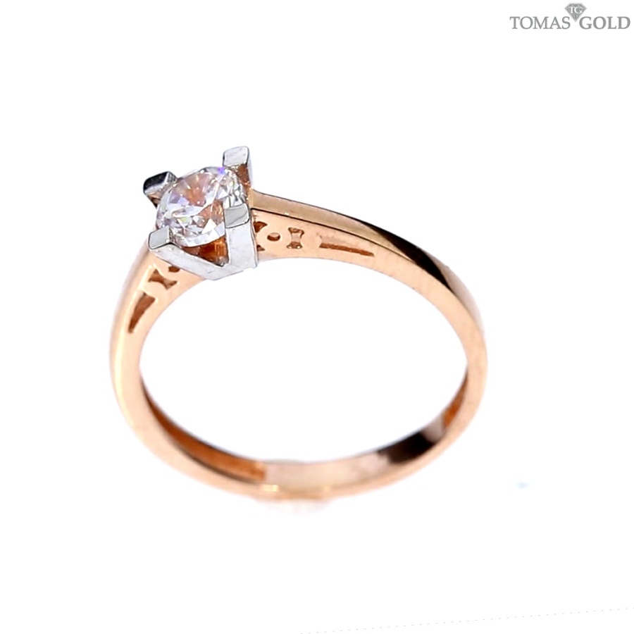 Gold ring with zircon