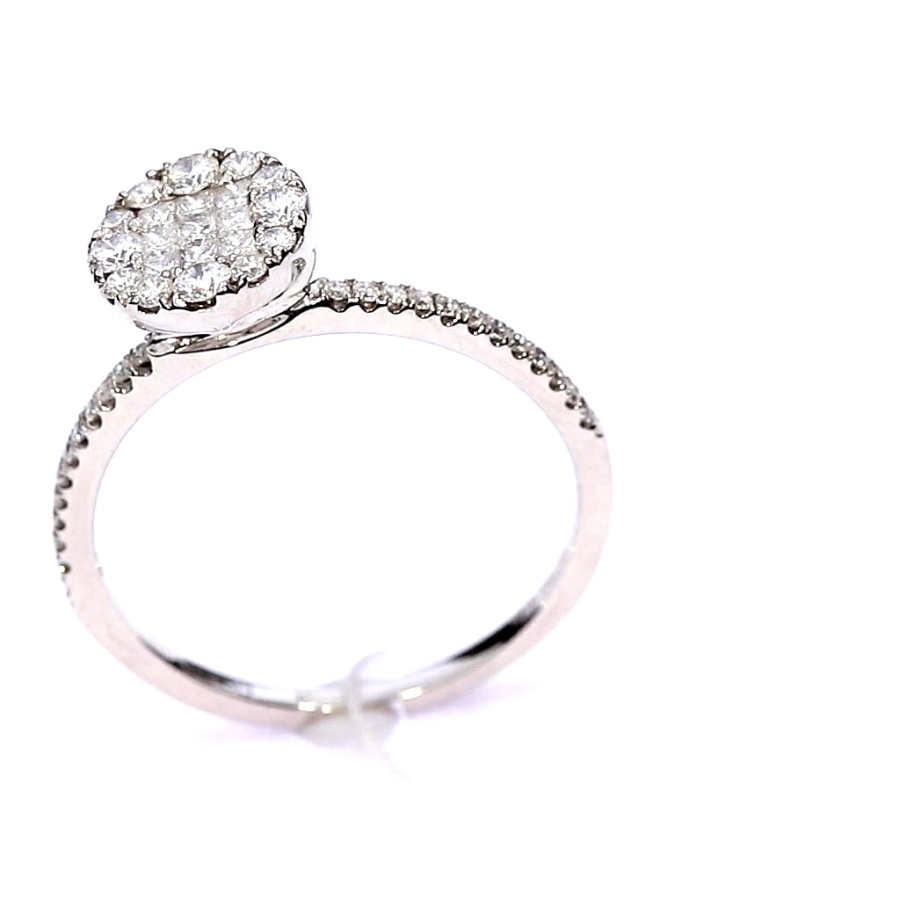 Gold ring with diamonds