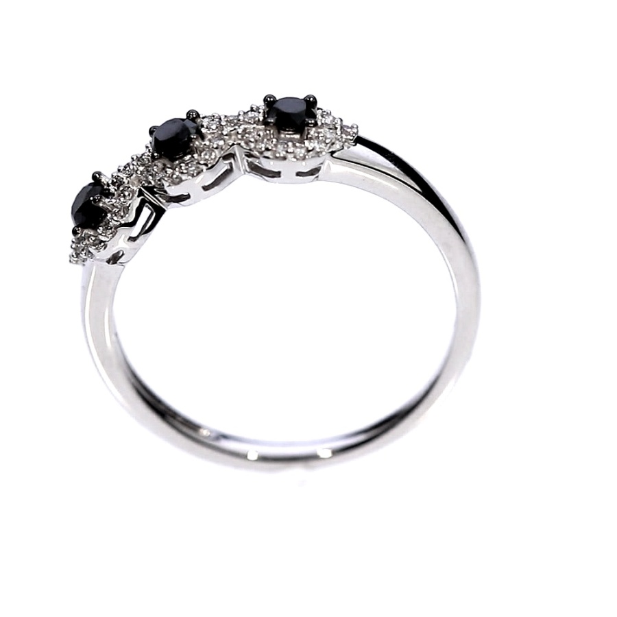 Kuldsõrmus mustade briljantidega