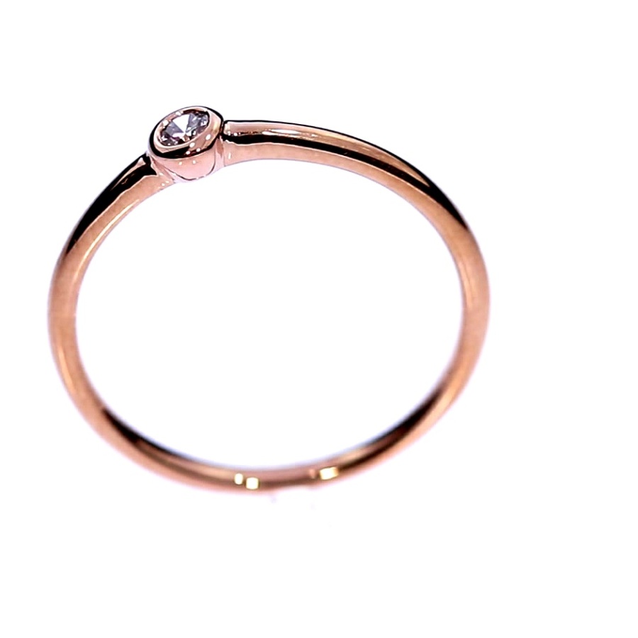 Auksinis žiedas su brangakmeniais