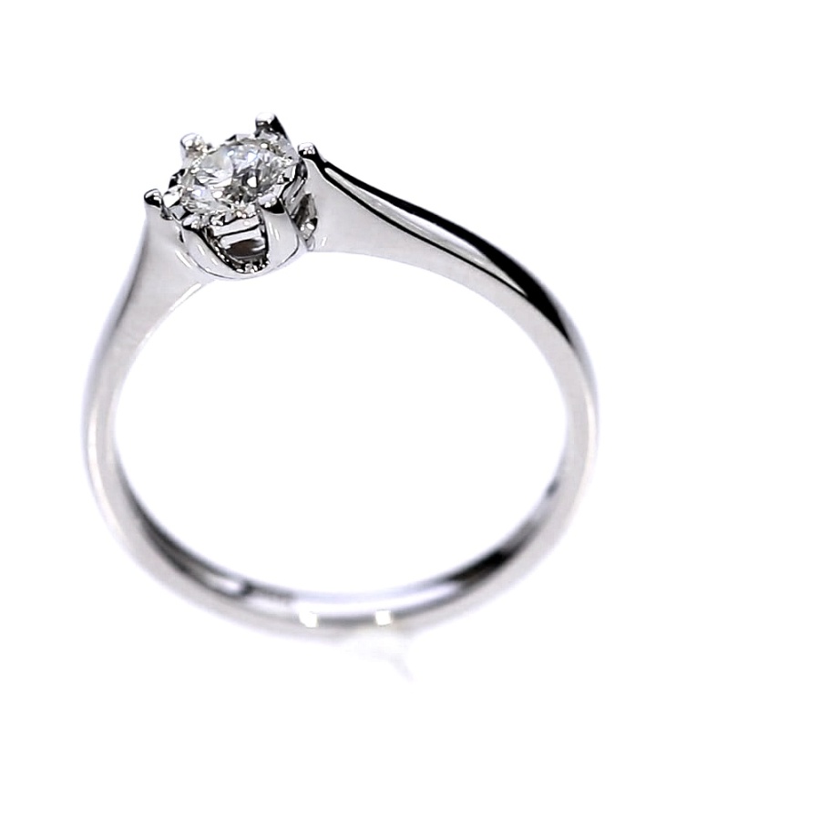 Auksinis žiedas su brangakmeniais